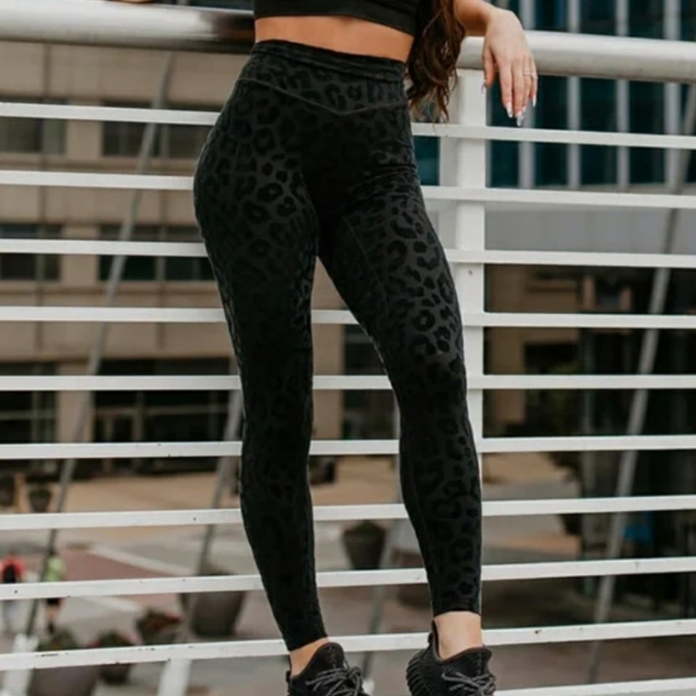 Balance athletica kingdom 2.0 lux panther leggings